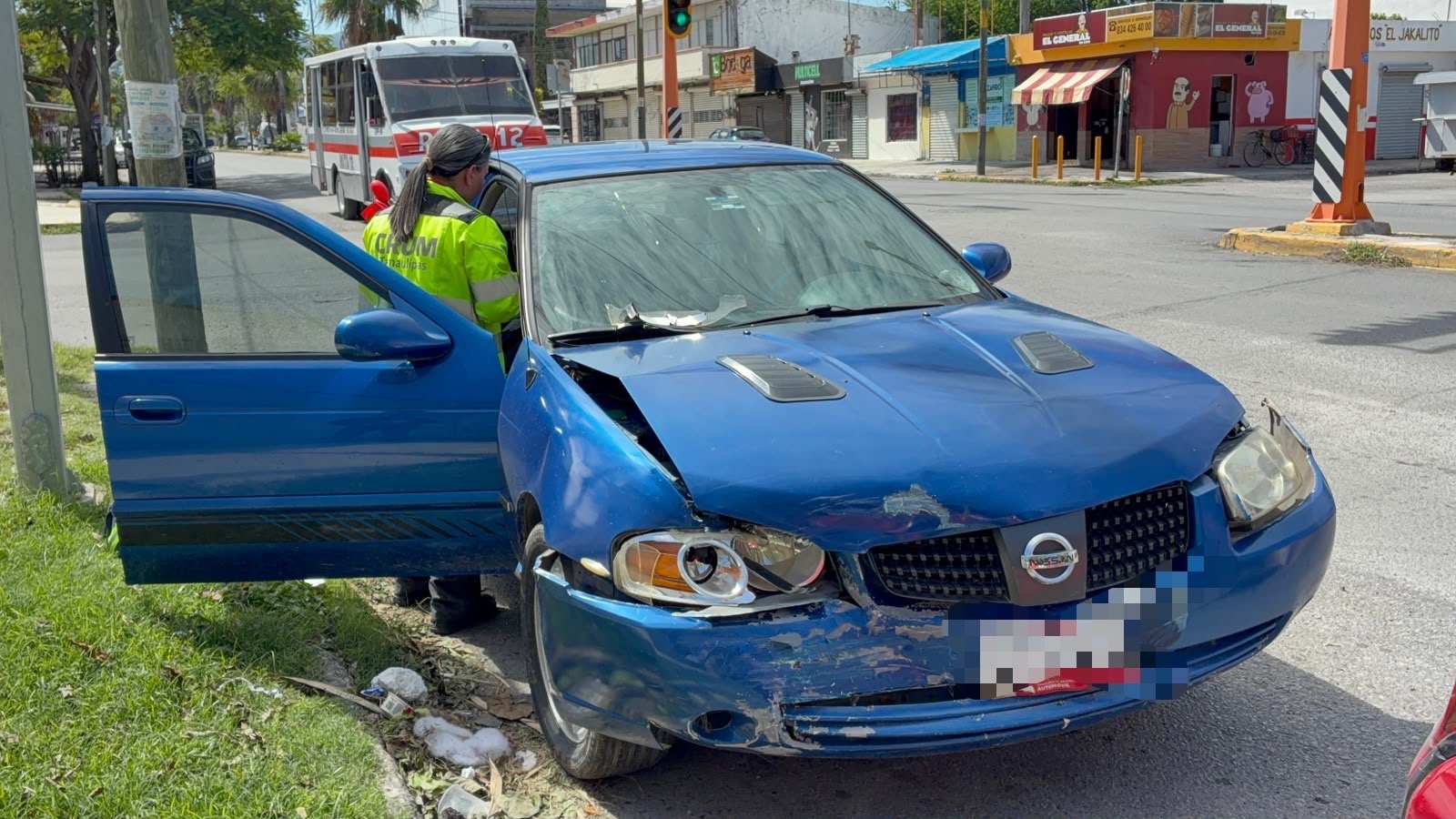 Cinco lesionados tras choque en cruce de calles 16 y Veracruz
