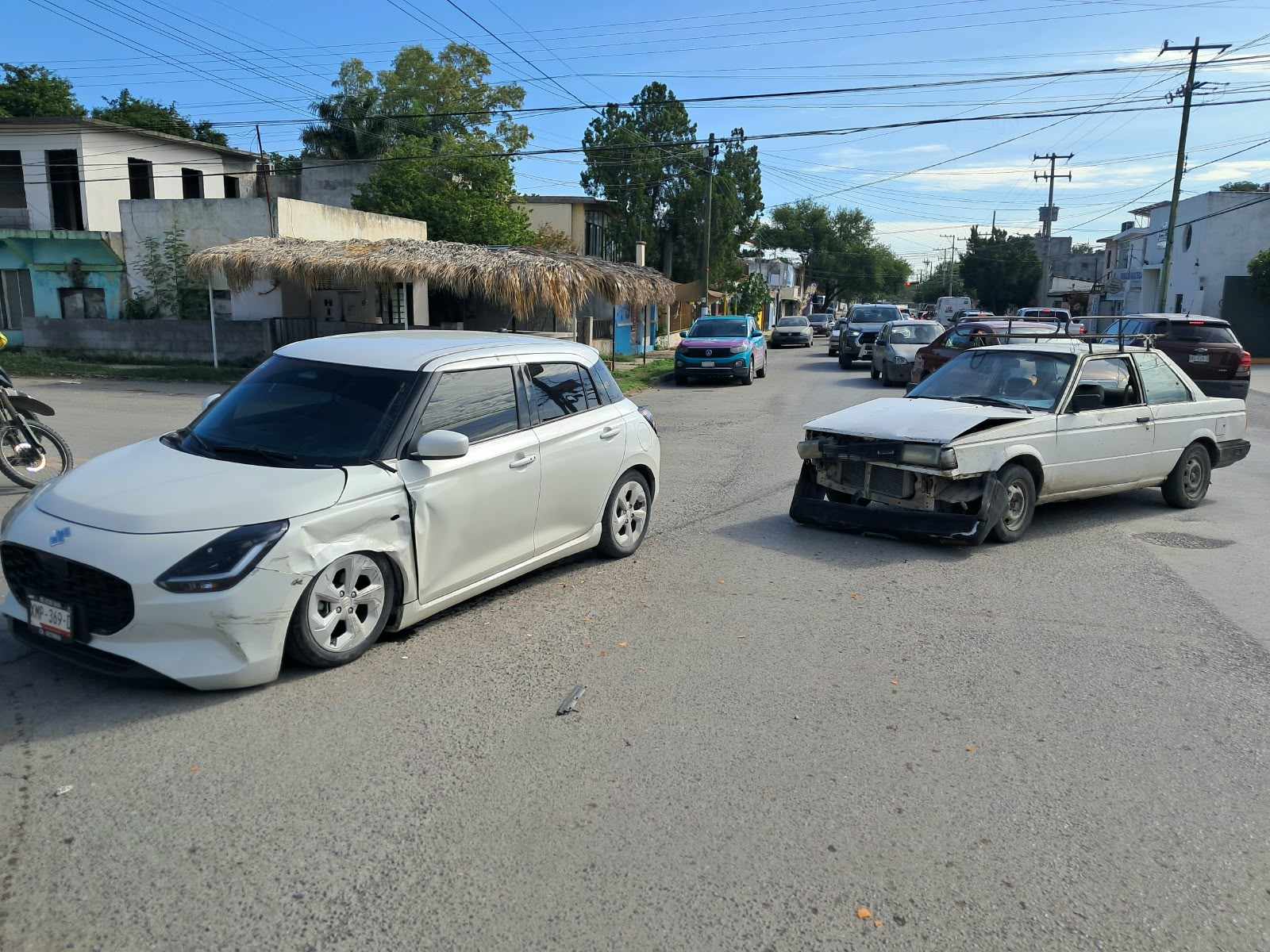 Choque en el 28 Juárez por omisión de alto en Ciudad Victoria
