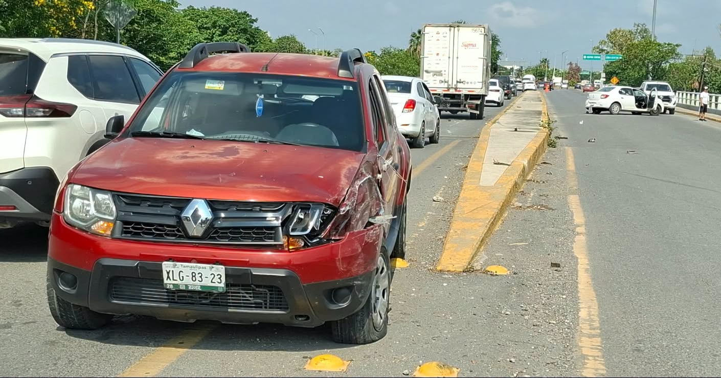 Accidente cierra bulevar Fidel Velázquez en Ciudad Victoria