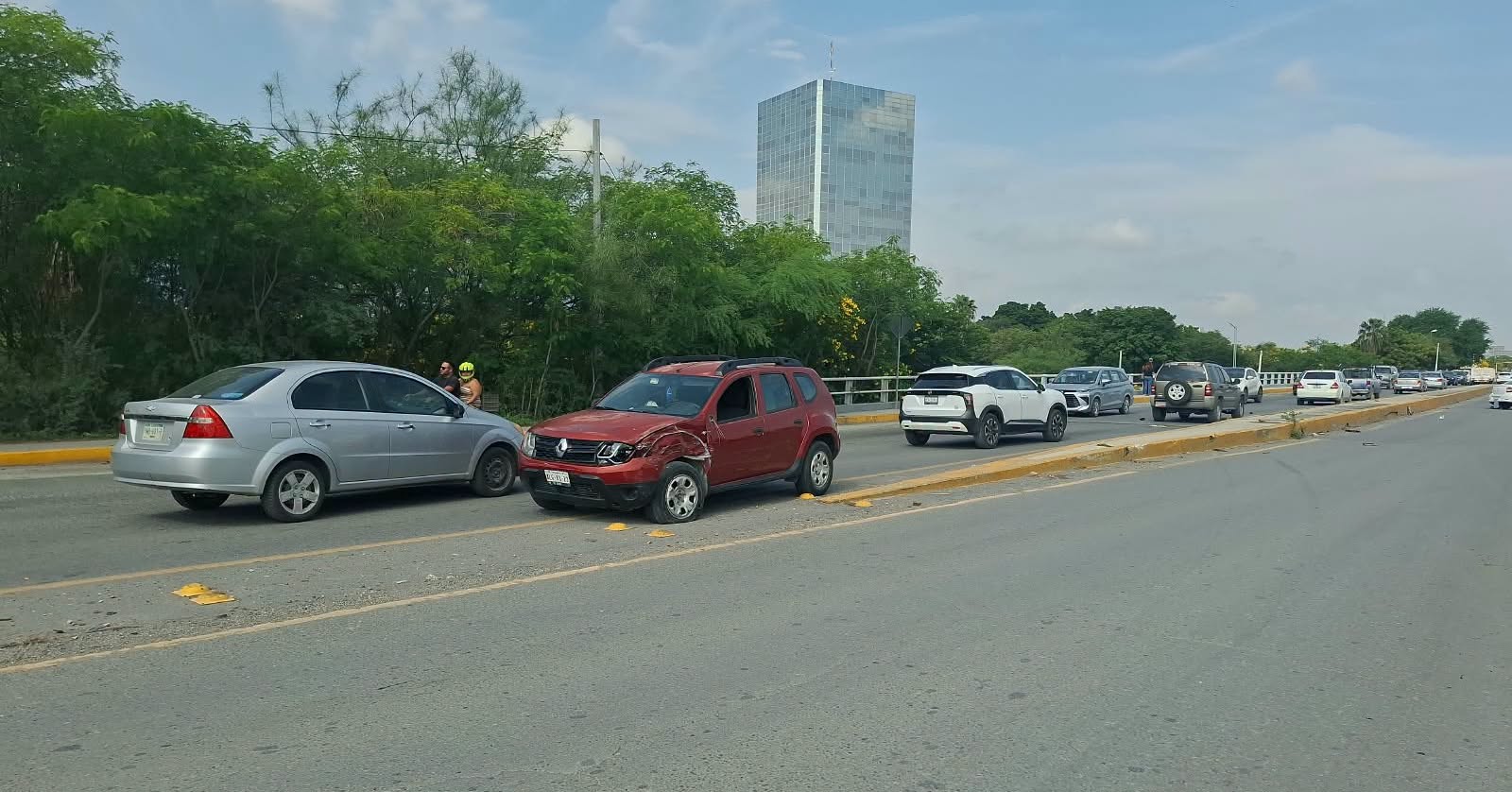 Accidente cierra bulevar Fidel Velázquez en Ciudad Victoria