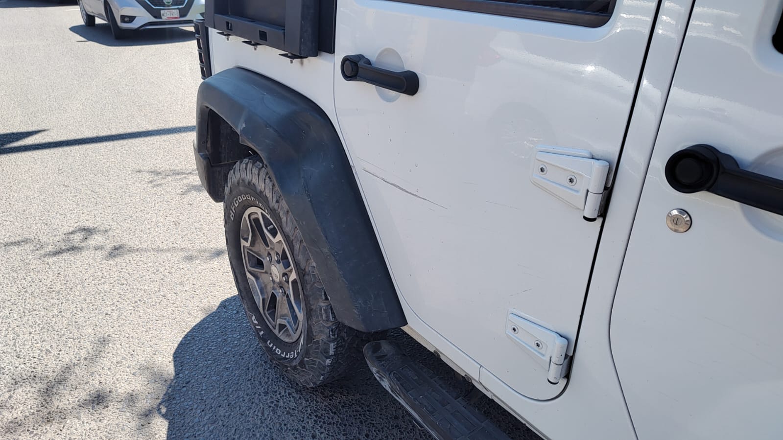 Microbús impacta Jeep Rubicon y causa caos vial en Ciudad Victoria