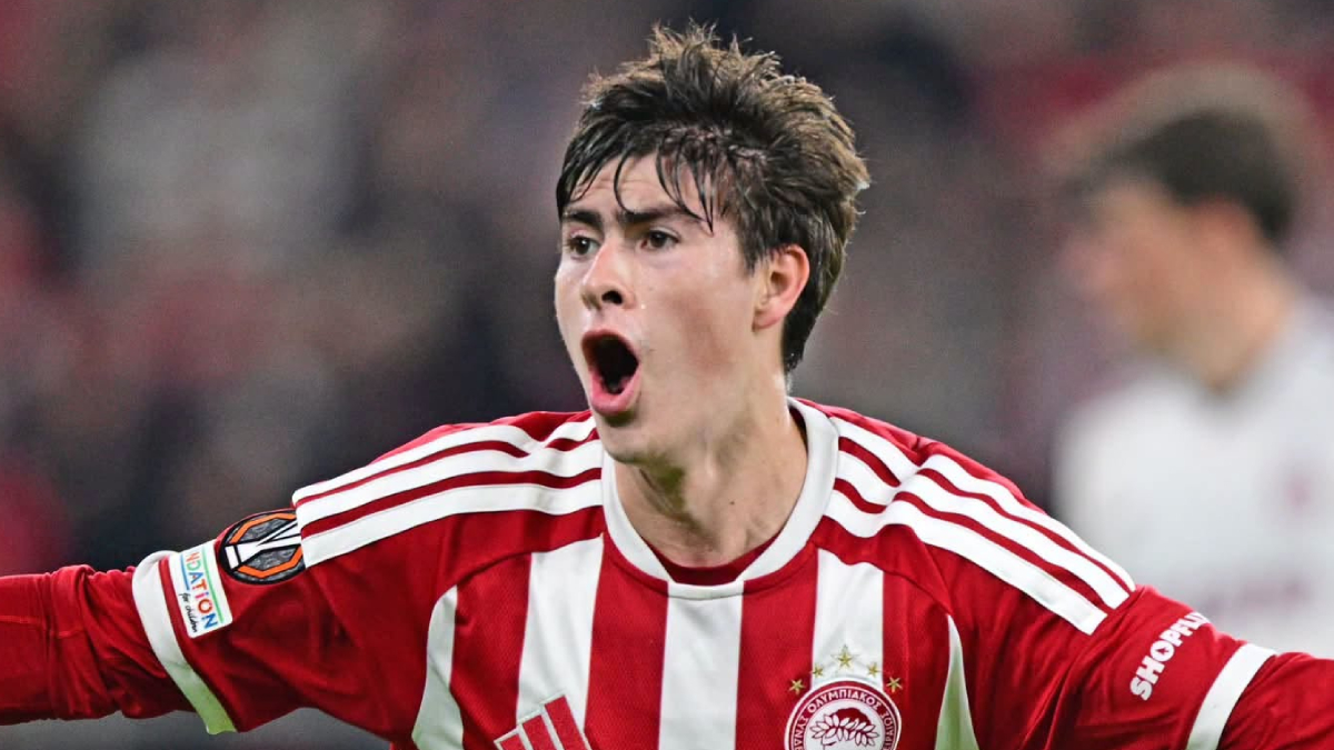 Armando González anota el gol del triunfo del Olympiacos en Europa League