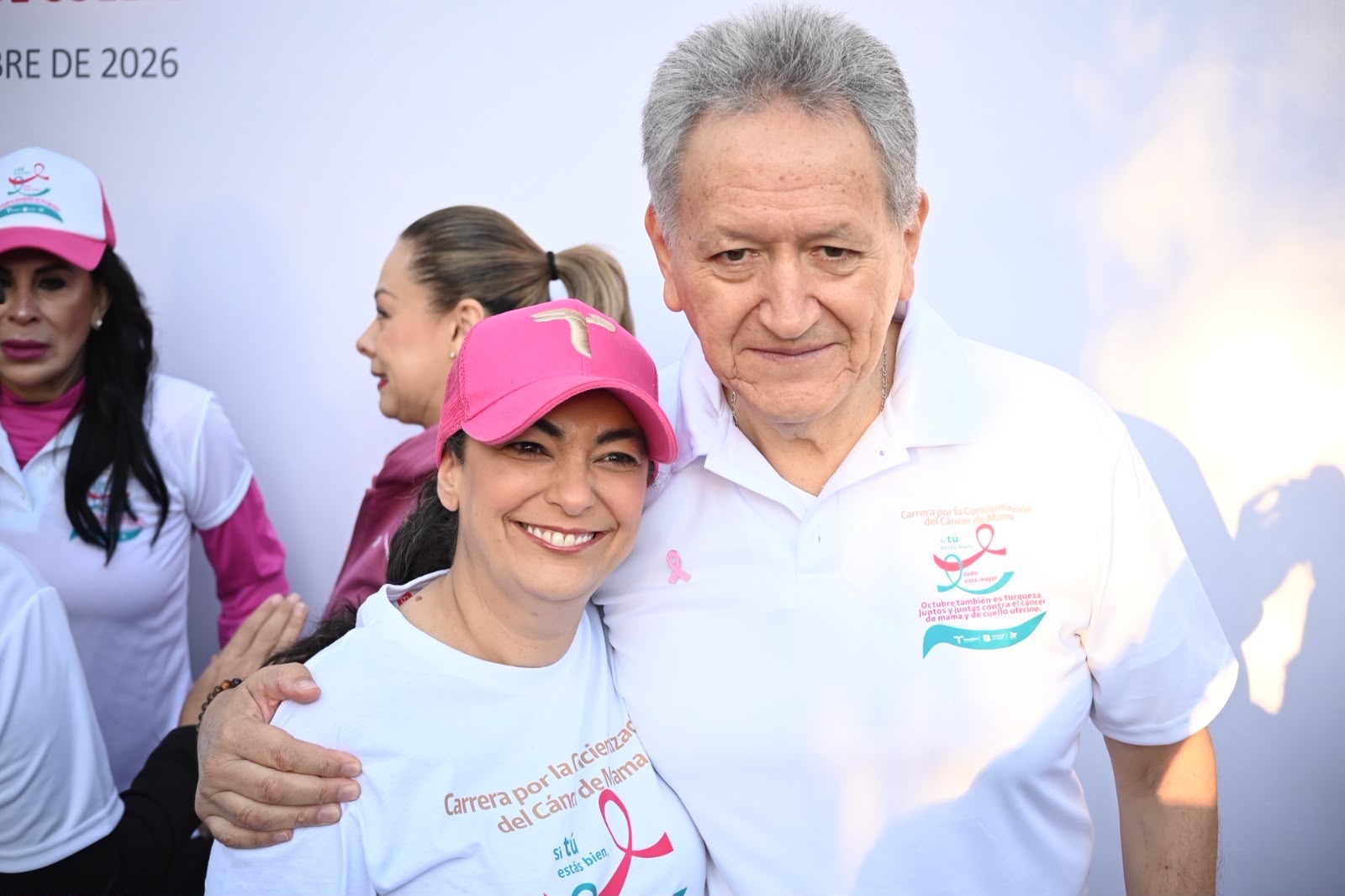 Olga Sosa participa en carrera para concientizar sobre cáncer de mama y cervicouterino