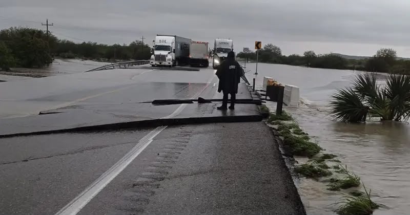 Carreteras de Tamaulipas permanecen transitables pese a deslaves y vados rebasados