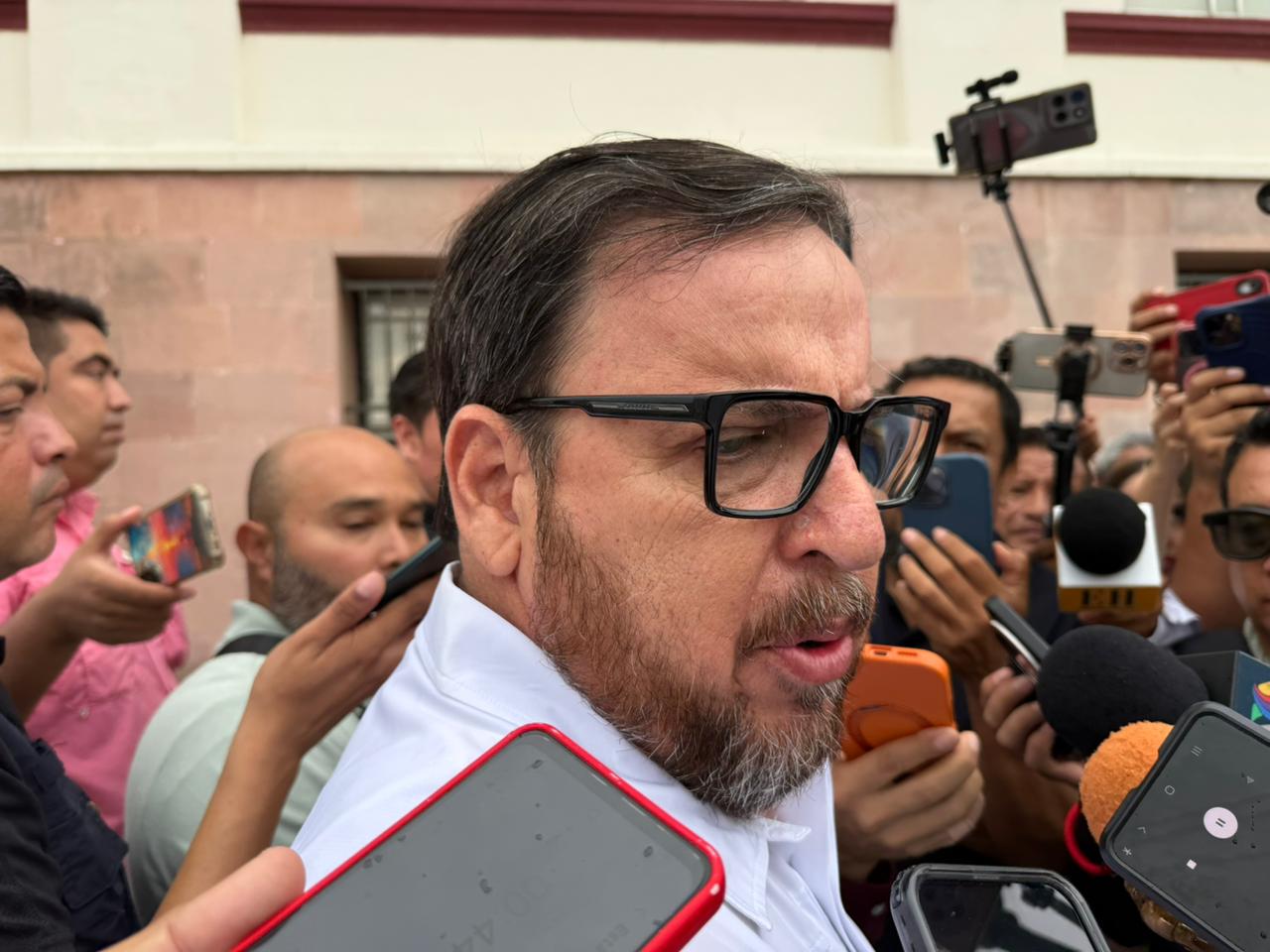 Secretario de Educación de Tamaulipas anuncia cierre de ciclo escolar 2026 el 10 de julio y advierte amonestaciones por suspensión de clases.