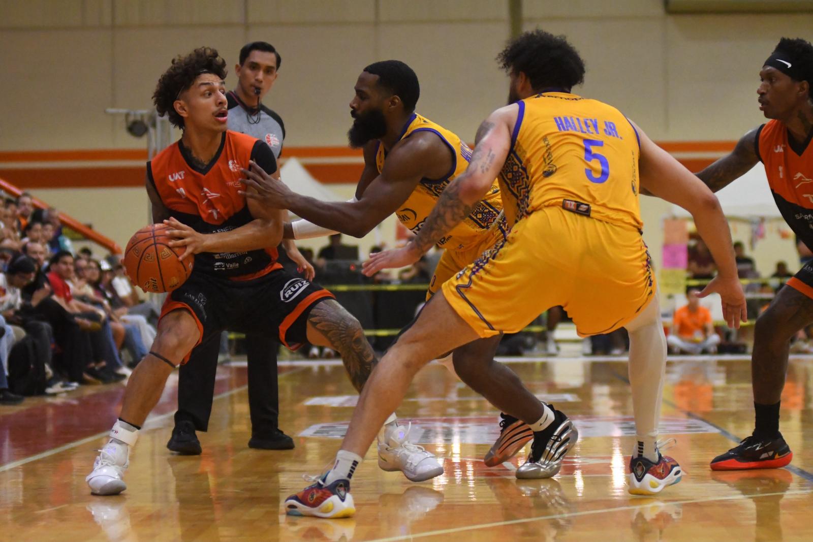 Correcaminos Basket celebra victoria 93-58 sobre Santos del Potosí en el Gimnasio Multidisciplinario de Ciudad Victoria