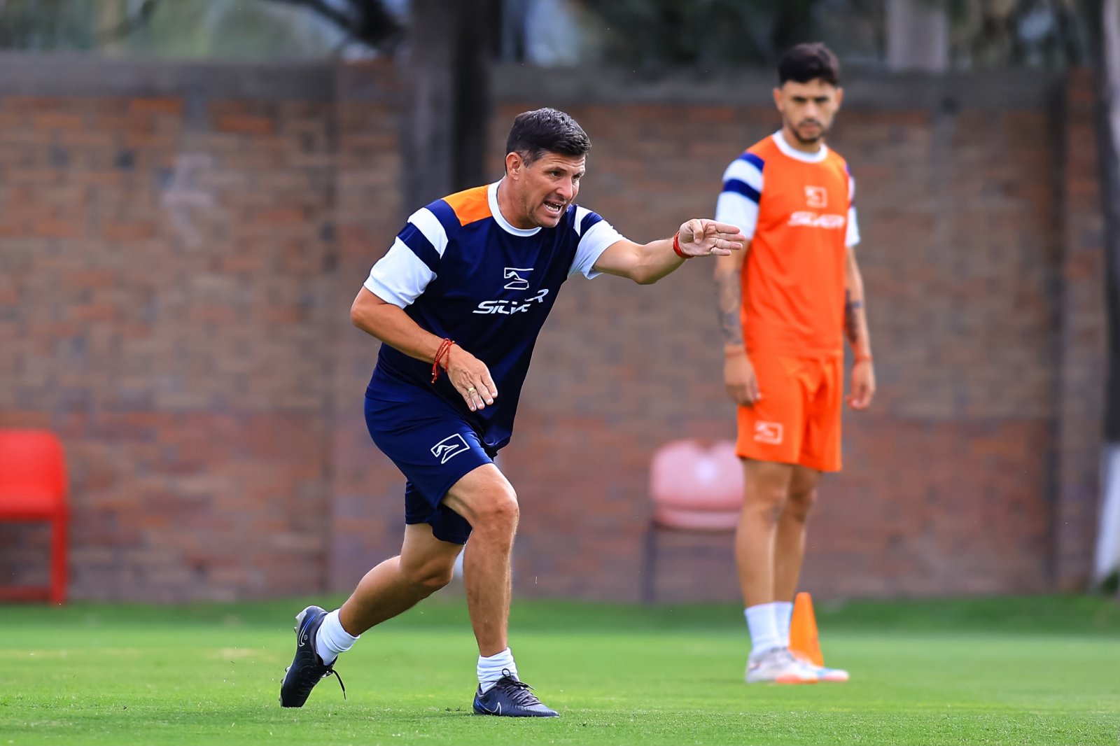 Jugadores de Correcaminos UAT en pretemporada durante entrenamiento en instalaciones del Necaxa en Aguascalientes