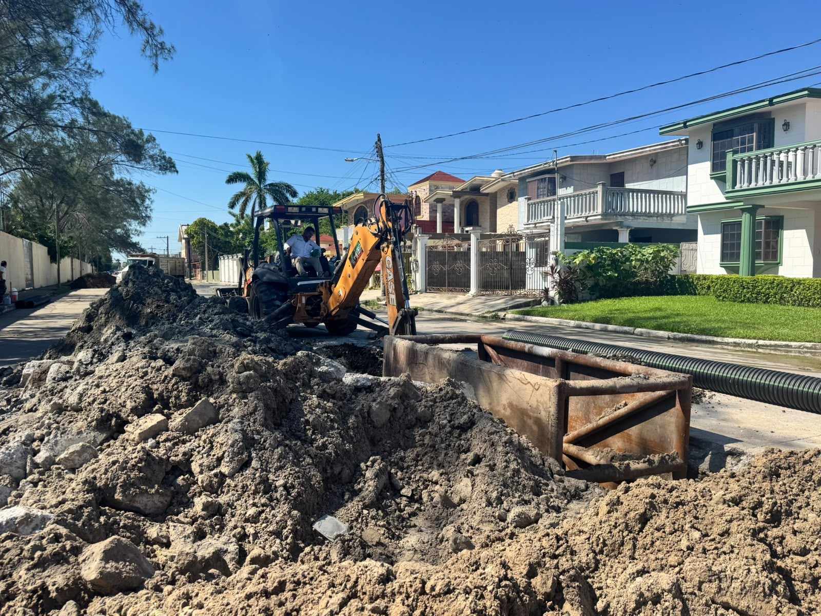 COMAPA SUR sustituye 70 metros de tubería de drenaje en colonia de Ciudad Madero