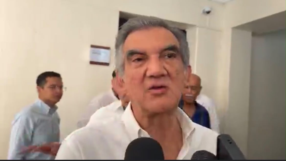 Gobernador revela que dos de sus secretarios quieren lanzarse, pero no dice quiénes