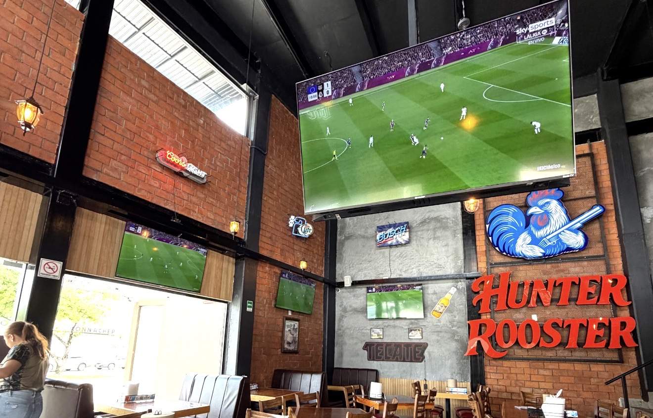 Restaurantero tamaulipeco gestiona licencia Mundial 2026 para transmitir partidos legalmente en su negocio de Ciudad Victoria