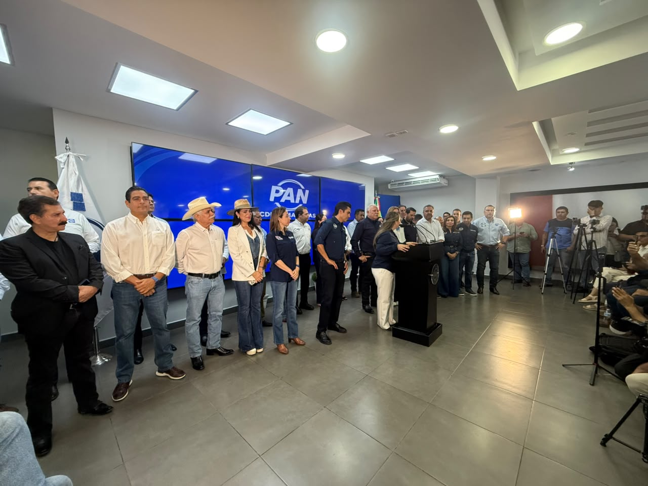 PAN denuncia a Morena como 'narcopartido' durante visita a Victoria