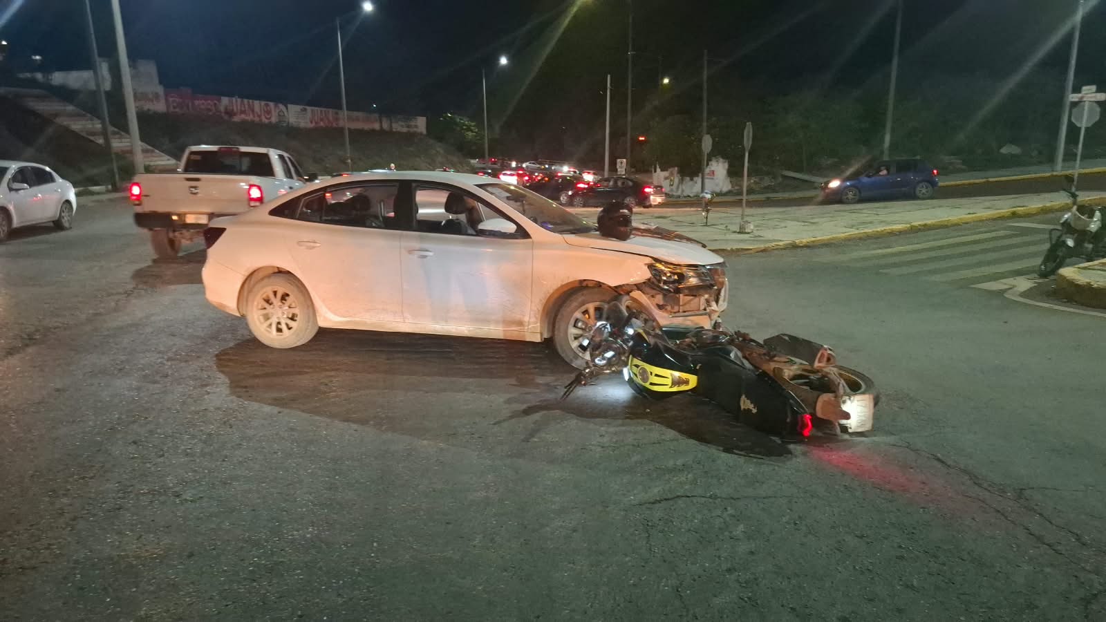 Motociclista resulta lesionado tras choque con camioneta en Ciudad Victoria