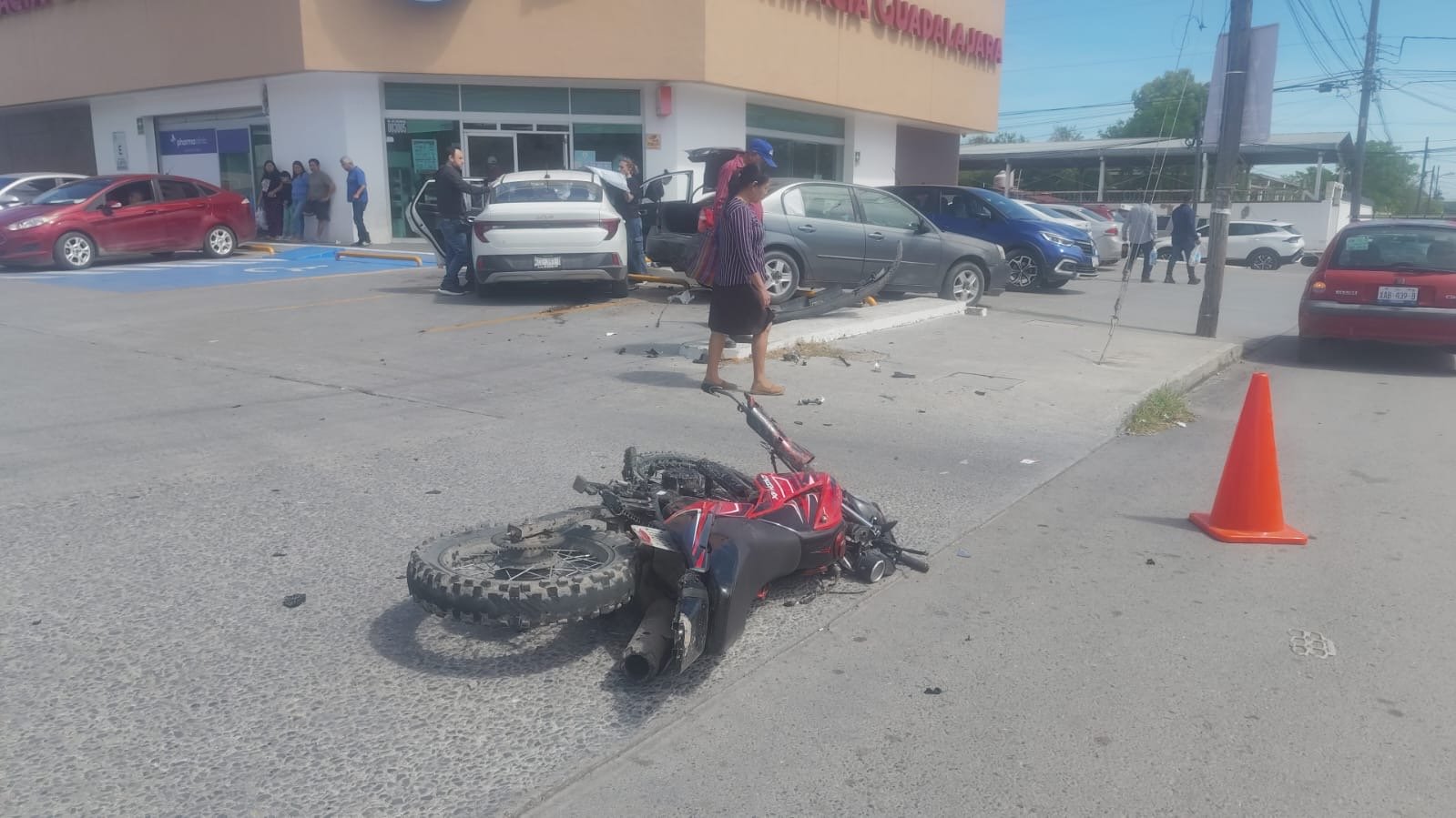 Motociclista lesionado tras choque en crucero de Ciudad Victoria