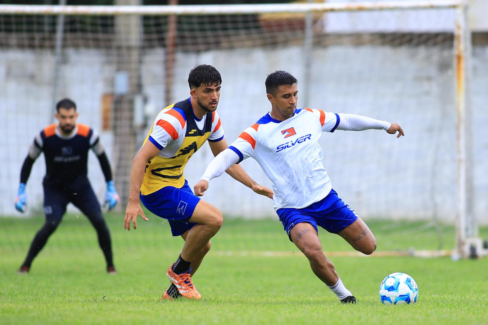 Jugadores de Correcaminos durante entrenamiento de pretemporada Apertura 2026 en el Centro de Formación de Ciudad Victoria, Tamaulipas