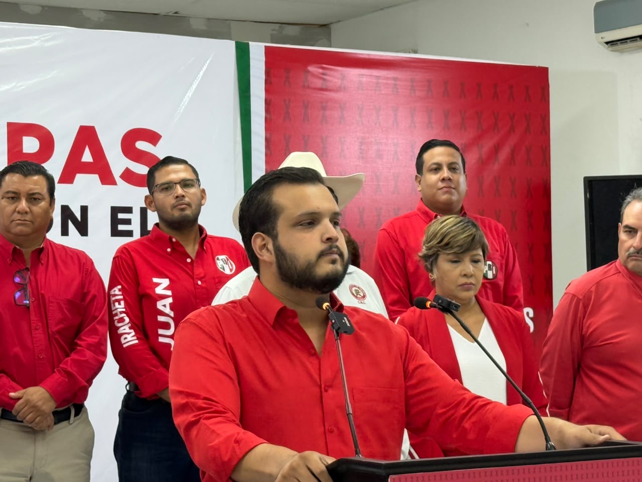 Bruno Díaz Lara, presidente del PRI Tamaulipas, durante rueda de prensa sobre equilibrio democrático 2027 en Ciudad Victoria