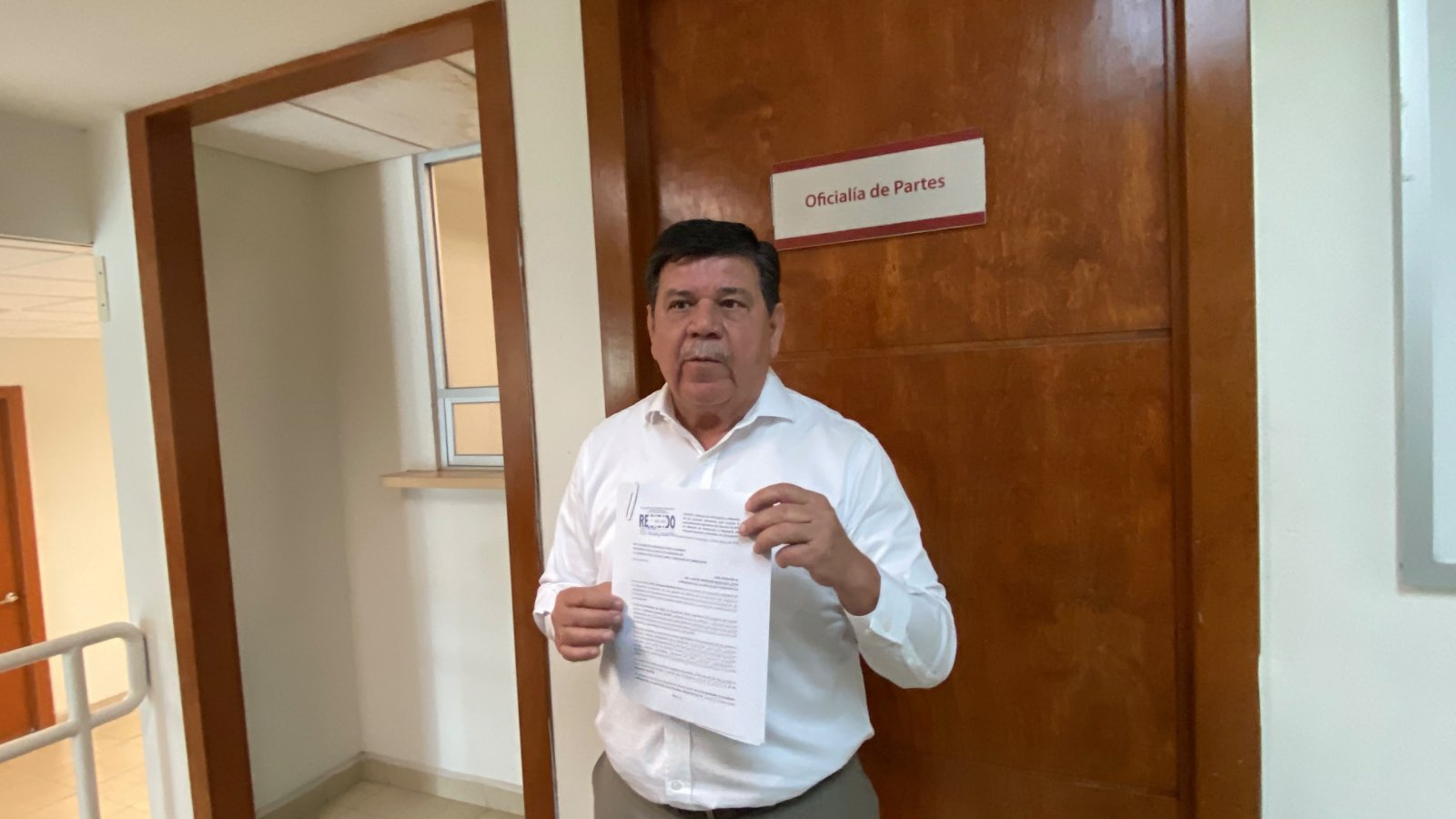 Sección 30 SNTE: aspirante exige publicar decreto y convocar elecciones