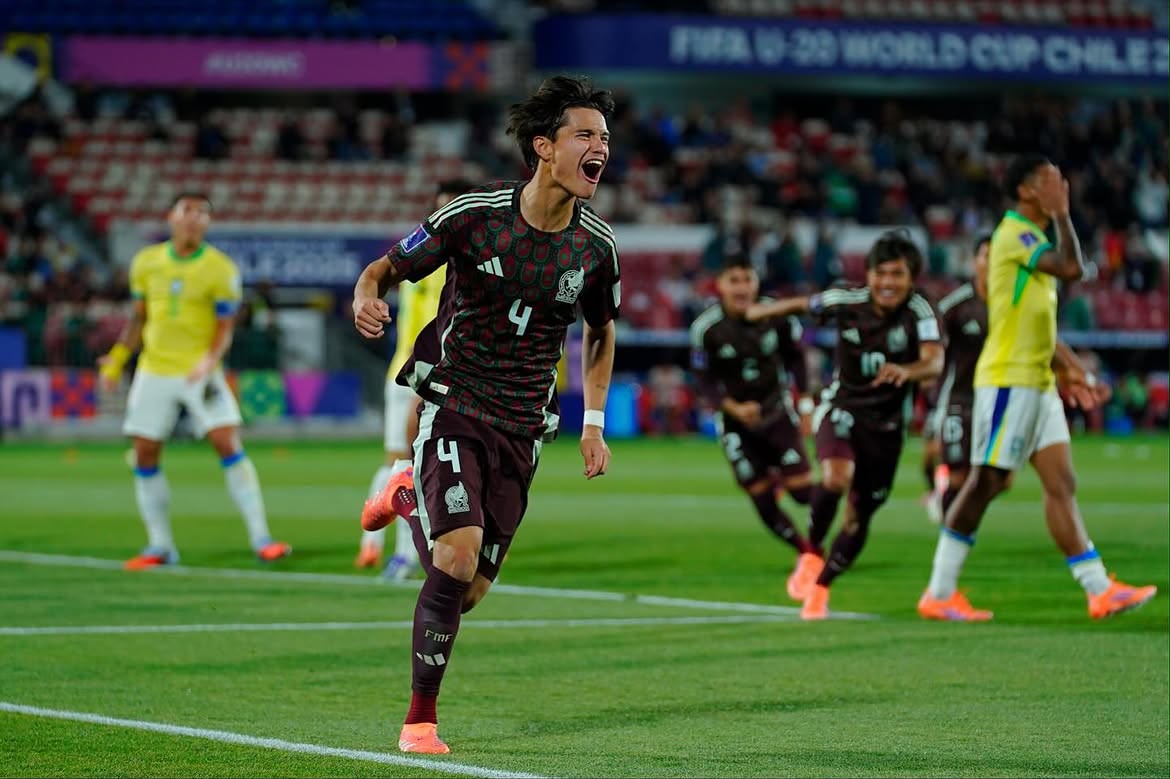Jugadores de la Selección Mexicana Sub 23 en entrenamiento previo al amistoso ante Correcaminos en el Marte R. Gómez