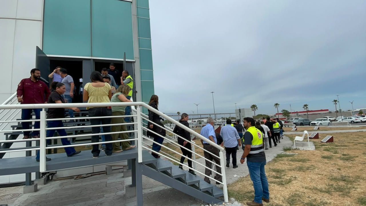 Simulacro Nacional 2026 en Torre Bicentenario: 2,120 evacuados en 18 minutos
