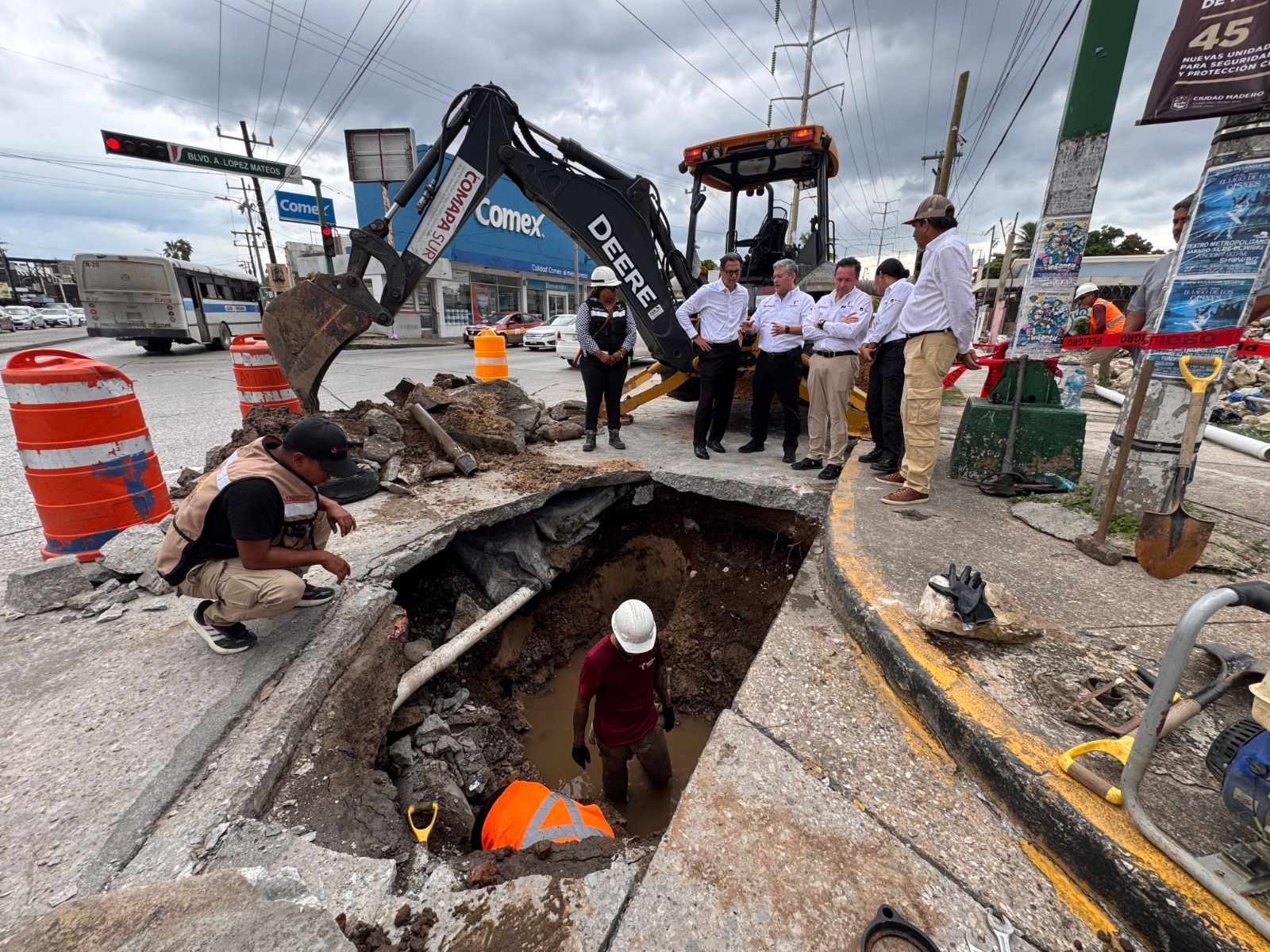COMAPA Sur y Ayuntamiento de Ciudad Madero atienden socavón en bulevar López Mateos