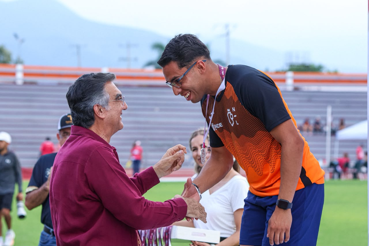 Atletas compiten en el Campeonato Nacional de Atletismo de Primera Fuerza 2026 en el estadio Marte R. Gómez de Ciudad Victoria, Tamaulipas, donde Tamaulipas avanza en el medallero nacional de atletismo.