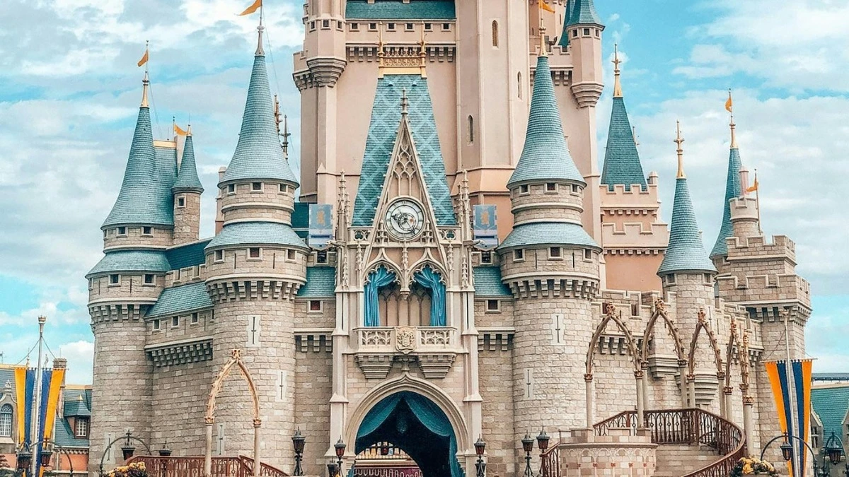 UAT y Disney: el lunes vence el plazo para entregar estos documentos
