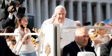 El papa Francisco pide políticas para proteger el medio ambiente