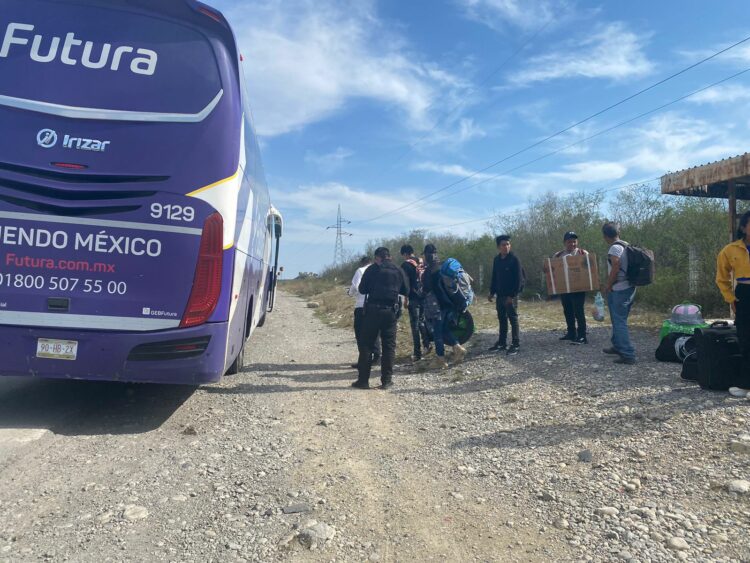Autobús se avería sobre Carretera Victoria-Monterrey