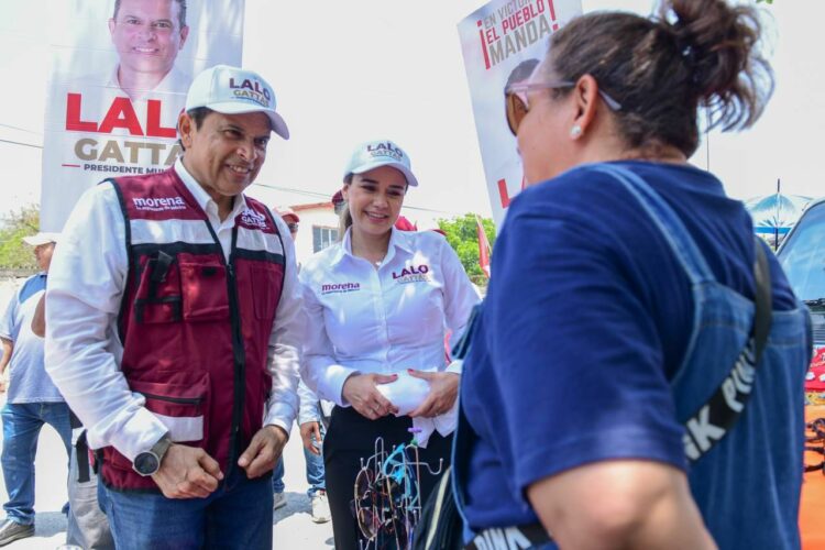 Tianguistas de la Américo se suman a Lalo Gattás.