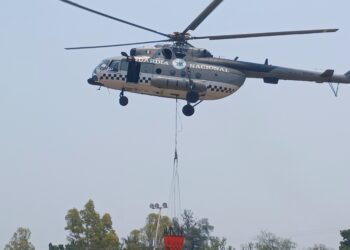 Helicóptero ayudará a darle fin al incendio en la sierra