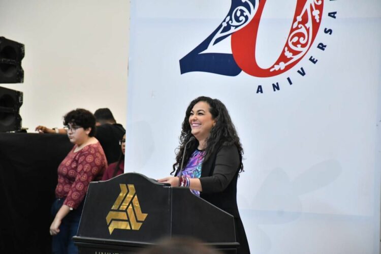 Olga Sosa candidata de Morena al Senado, participa en foro de la Universidad La Salle Victoria