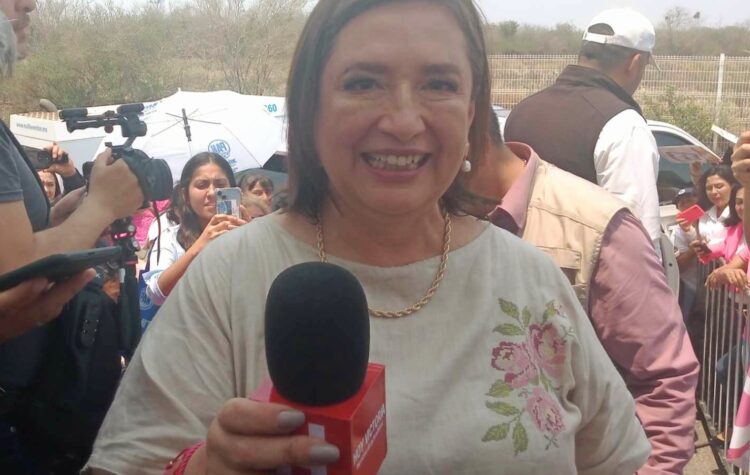 Xóchitl Gálvez se reúne con simpatizantes en Ciudad Victoria.