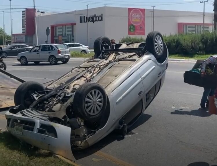 Vuelca en la Rotonda de Liverpool