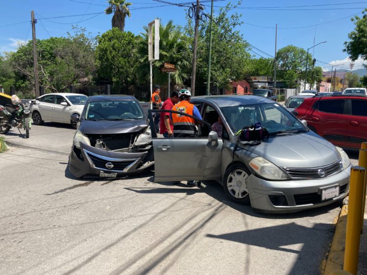 Familia choca en el 21 matamoros