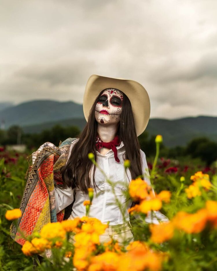 Diputada de Victoria se disfraza de Catrina del Norte y comparte sus fotos a través de redes