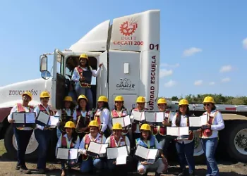 Proponen aumentar la participación de mujeres en la economía