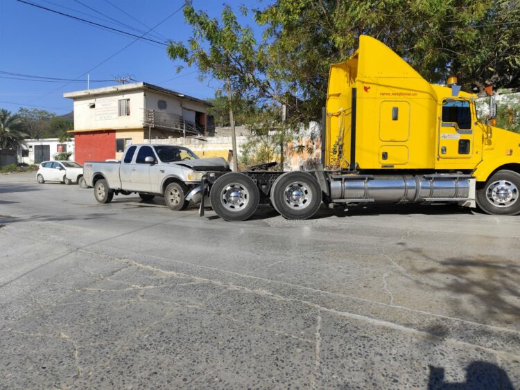 Chocan en Camino Viejo a la Libertad