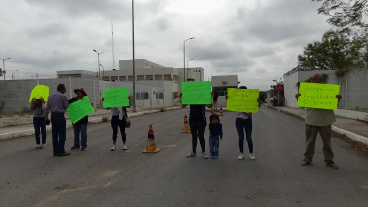 Protestan familiares de motociclista