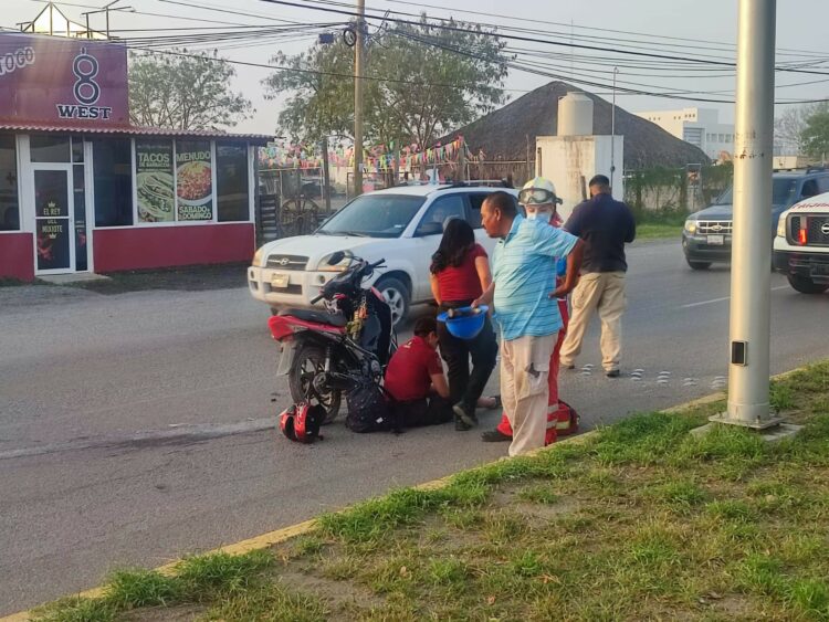 Motocicleta y Bicicleta colisionan; se registra un lesionado
