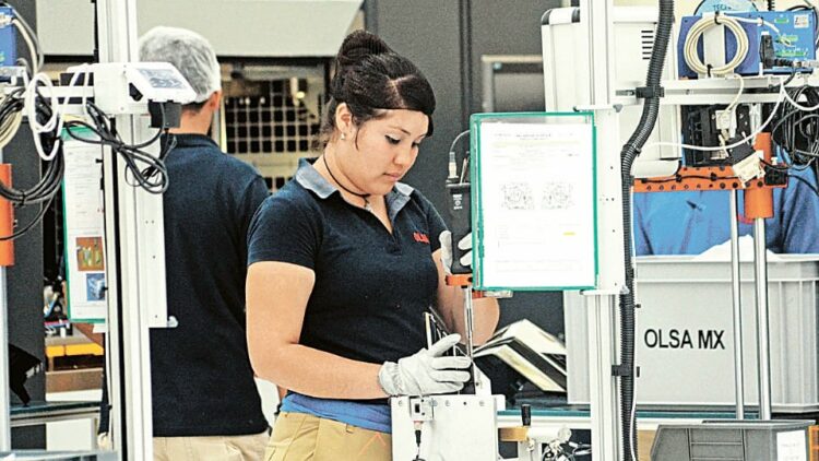 Brecha salarial revela desigualdad de género persistente