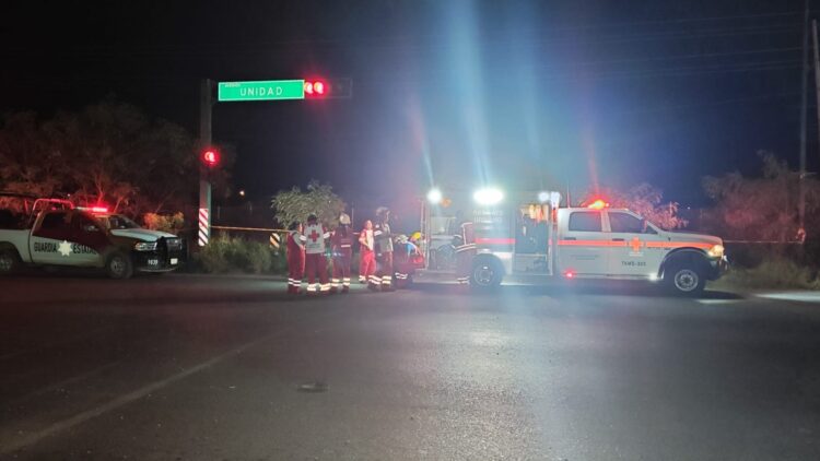 Mueren dos en en volcadura en Av de la Unidad
