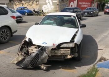 Cavalier blanco provoca choque múltiple en el 9 mina