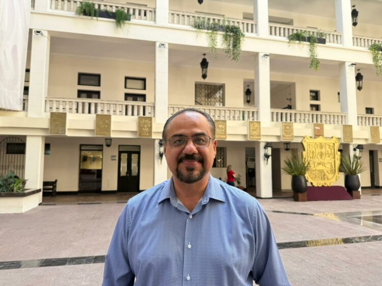 Amplia SET infraestructura educativa en media superior.