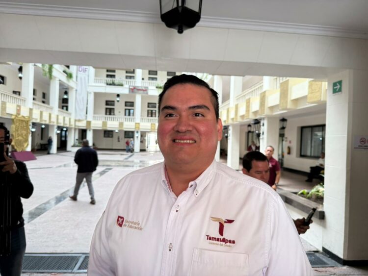 Niega SET desvíos en asignación de becas