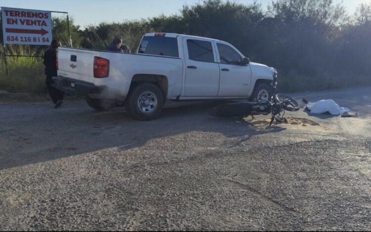 Pierde la vida masculino tras impactarse contra camioneta